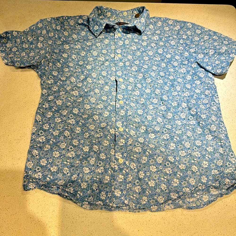 Slate and Stone Button Down Casual M